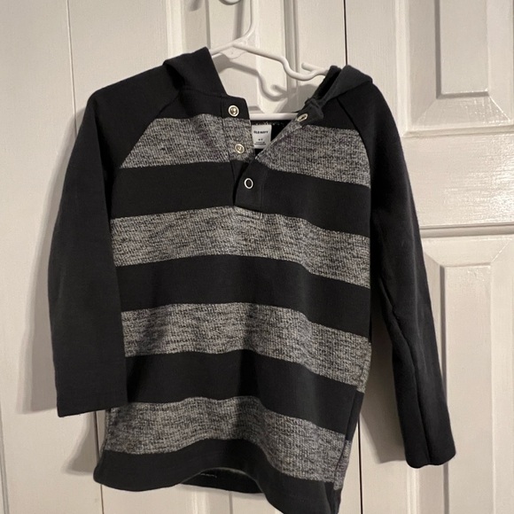 Like new old navy hooded long sleeve shirt - Picture 1 of 3